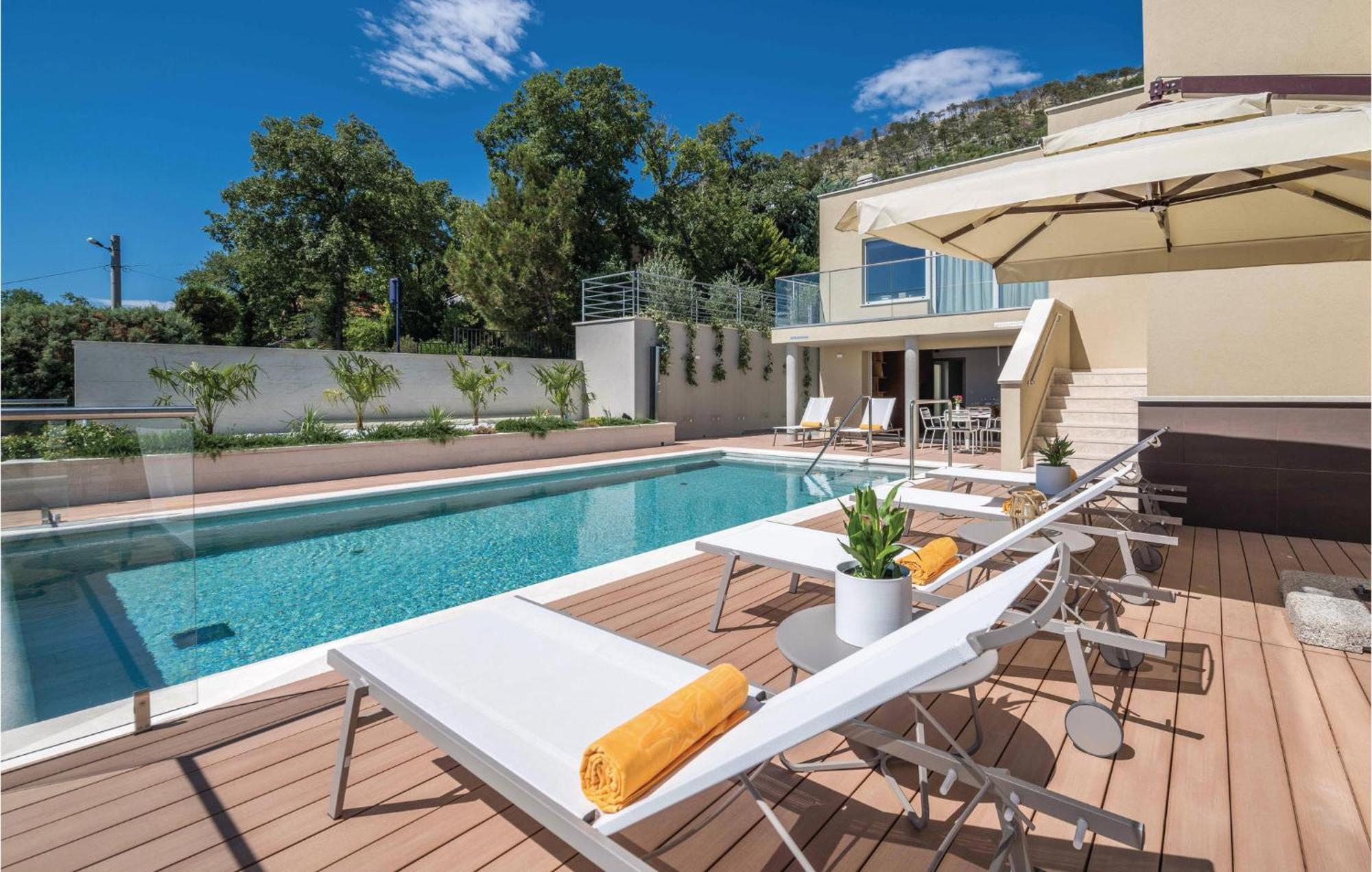 Nice Apartment In Plomin With Jacuzzi Exterior foto