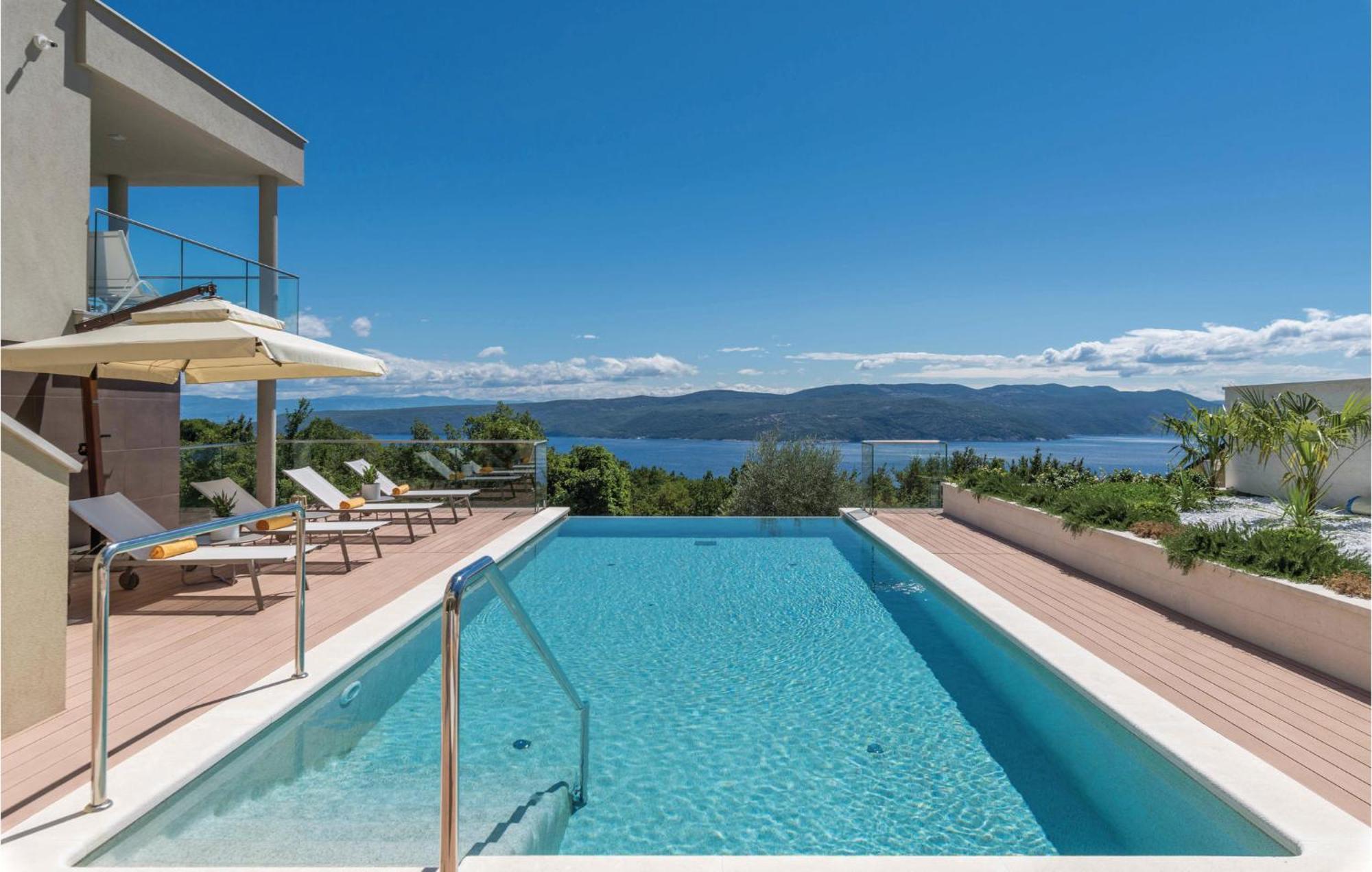 Nice Apartment In Plomin With Jacuzzi Exterior foto